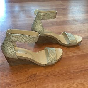 cl by laundry hot zone wedge sandal